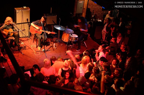 segall-band-crowd-shot