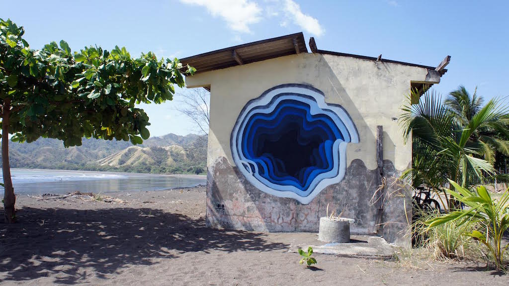 recent spray painted mural in Panama 